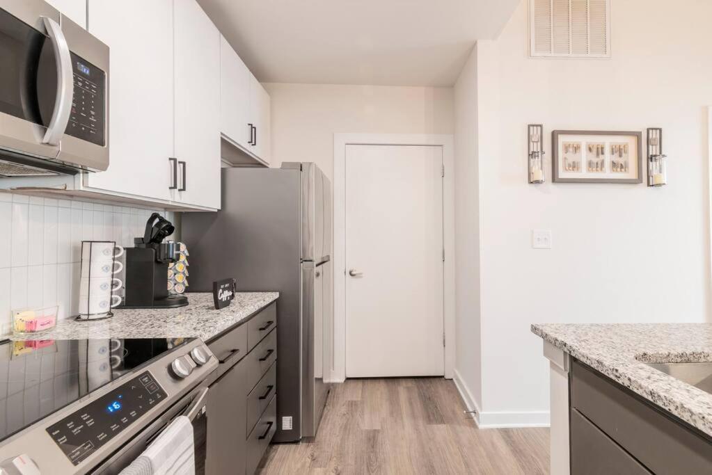 Charming Cozy Apartment With Wi-Fi & Free Parking Charlotte Buitenkant foto