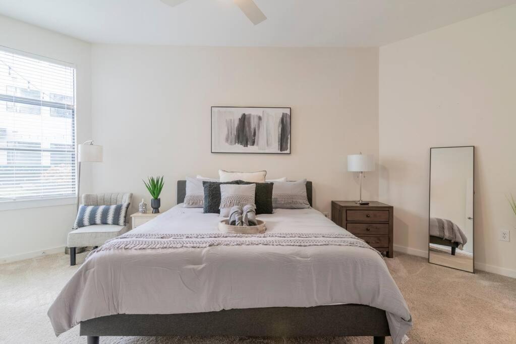 Charming Cozy Apartment With Wi-Fi & Free Parking Charlotte Buitenkant foto