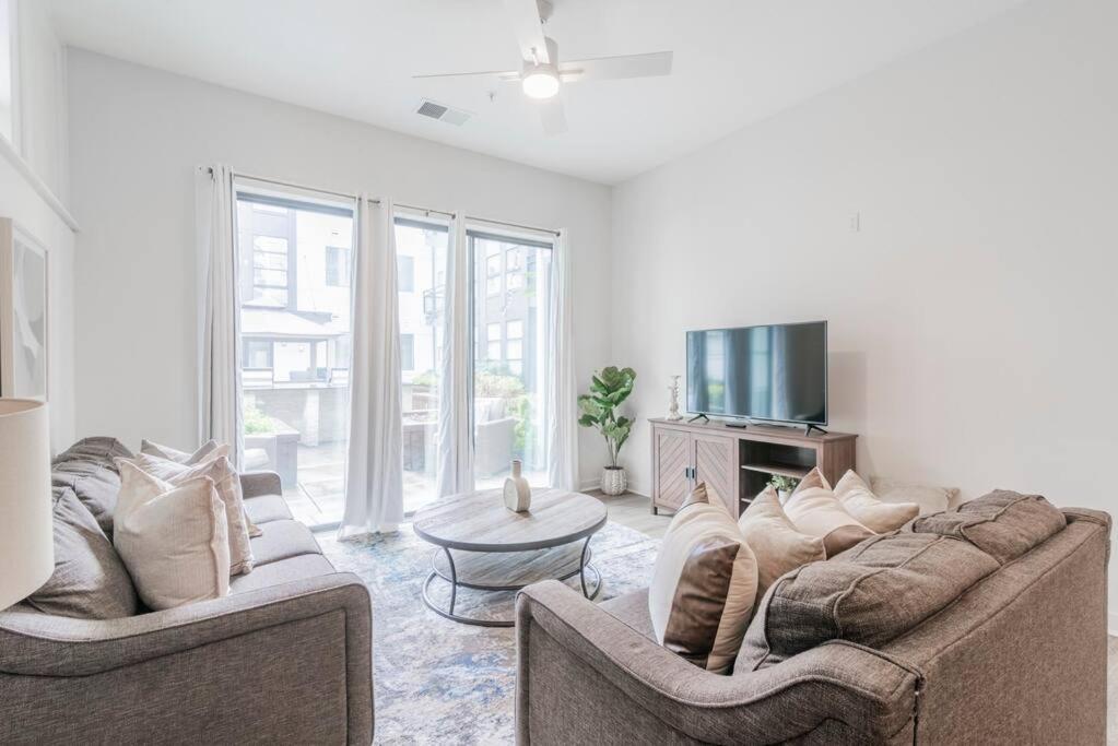 Charming Cozy Apartment With Wi-Fi & Free Parking Charlotte Buitenkant foto