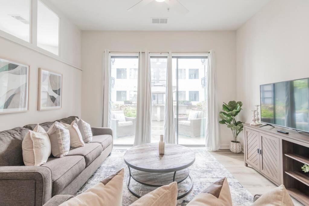 Charming Cozy Apartment With Wi-Fi & Free Parking Charlotte Buitenkant foto